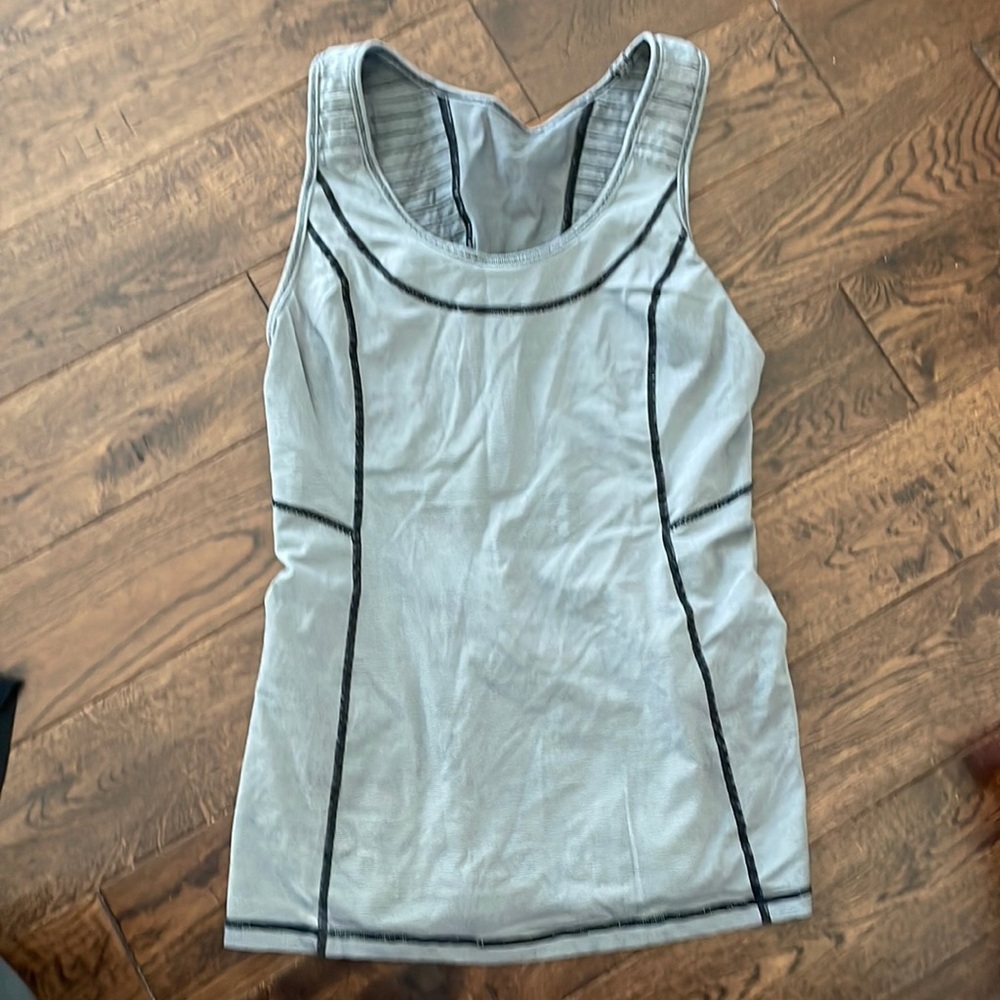 Lululemon tank